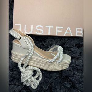 Clear & nude sandals